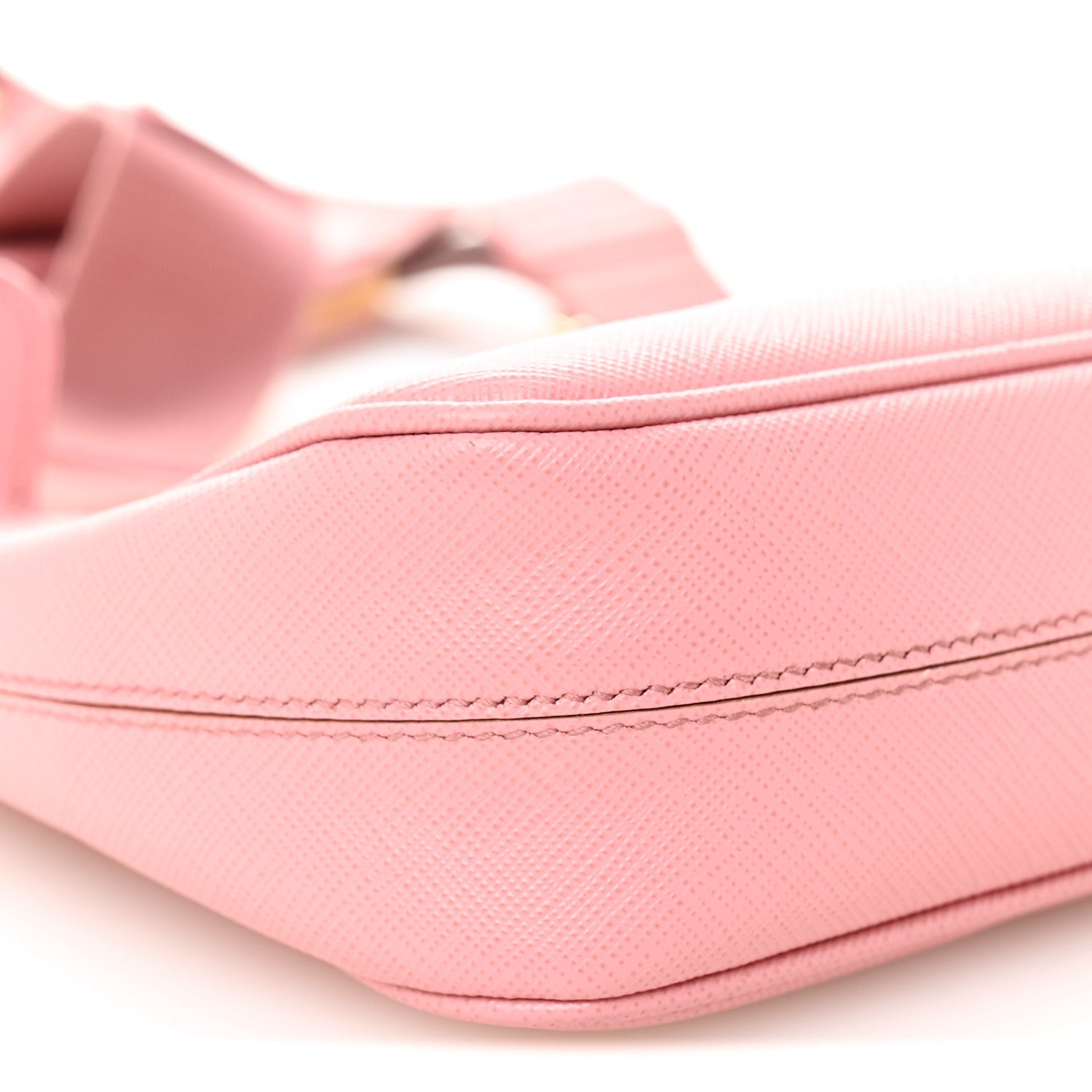 Saffiano Lux Re-Edition 2005 Shoulder Bag Petalo