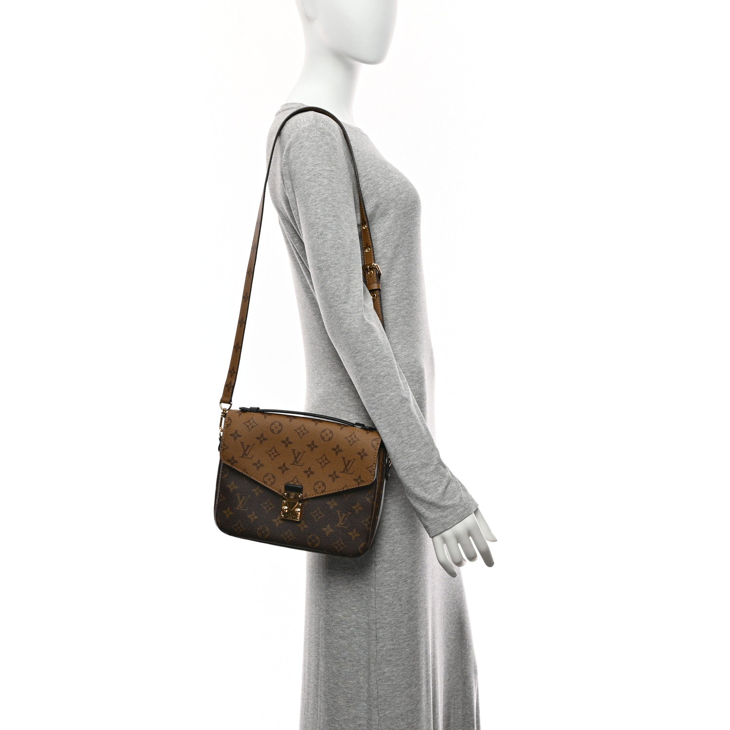 Reverse Monogram Pochette Metis