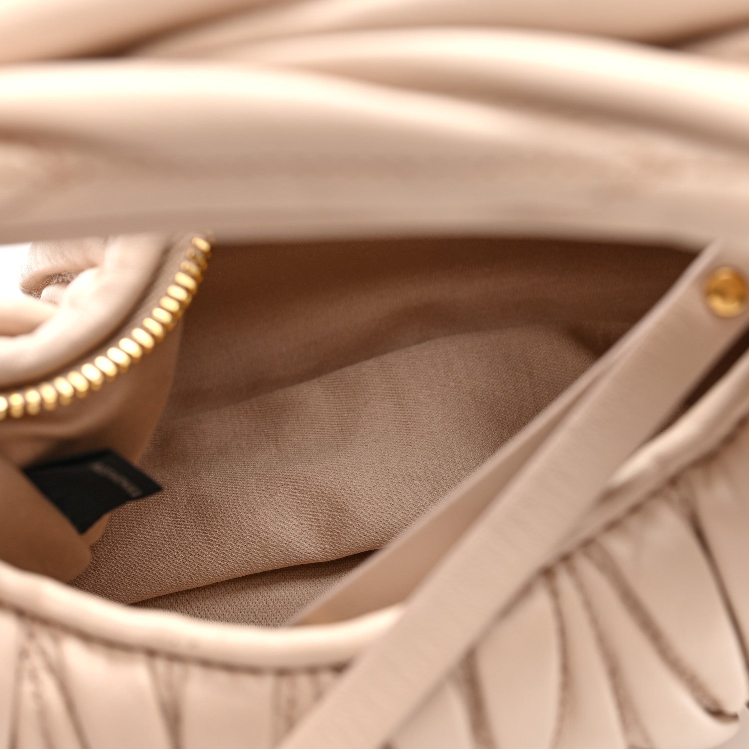 Nappa Matelasse Mini Wander Hobo Cipria