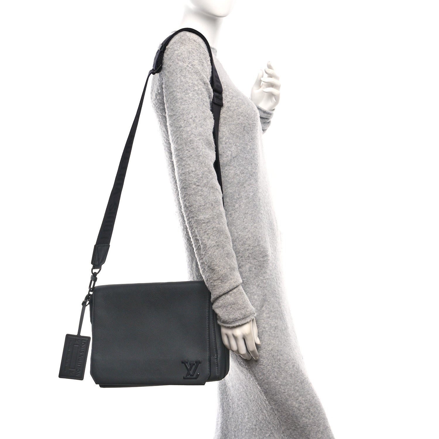 Calfskin Aerogram Messenger Black