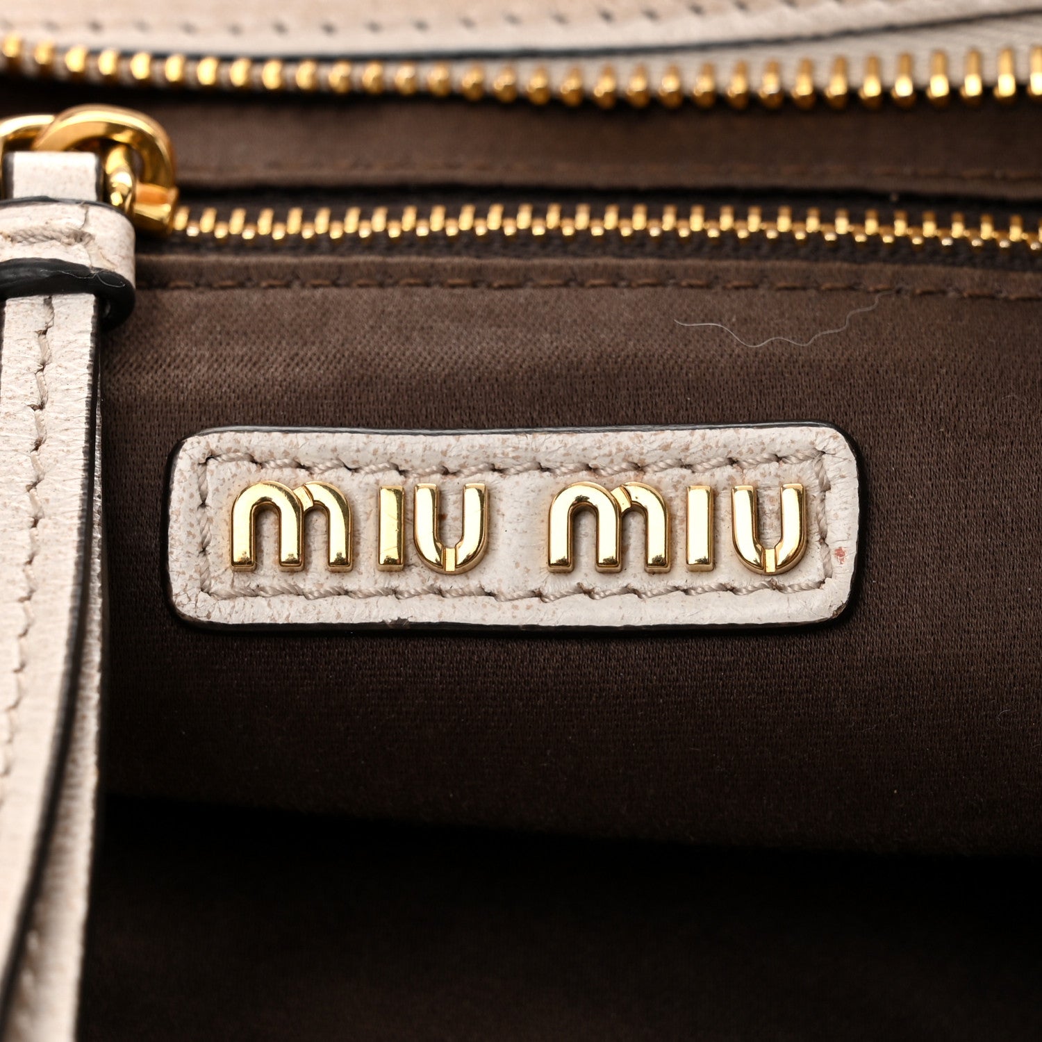 Nappa Old Hook Shoulder Bag Sabbia White