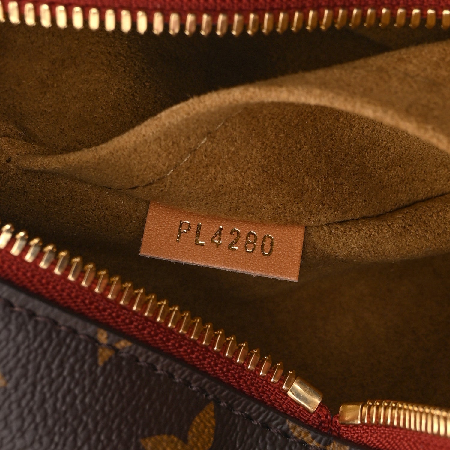 Monogram Game On Coeur