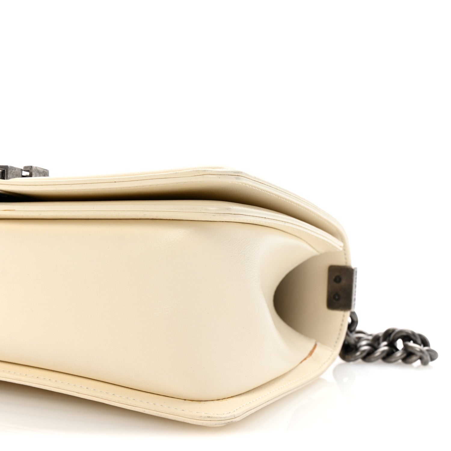 Lambskin Chevron Quilted Medium Boy Flap Ivory