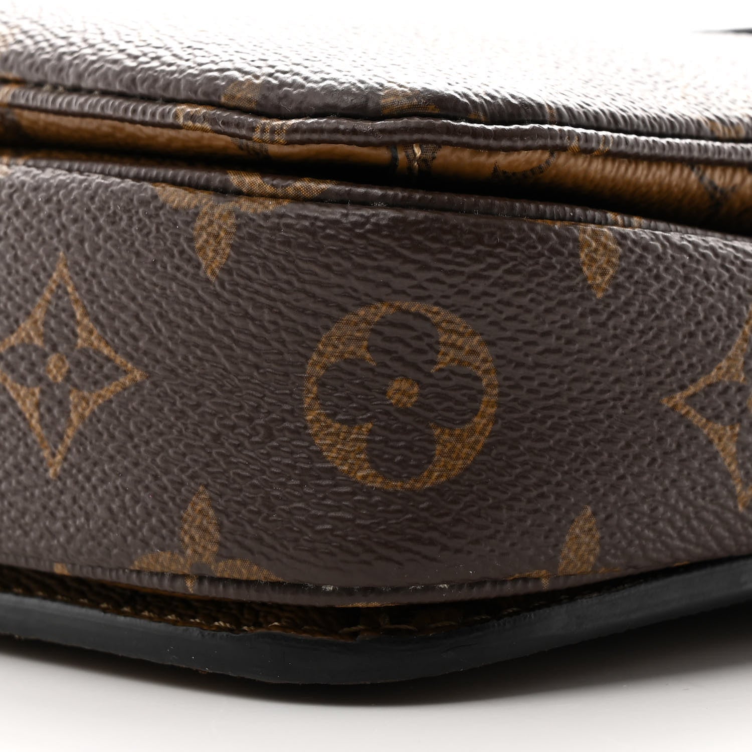 Reverse Monogram Pochette Metis