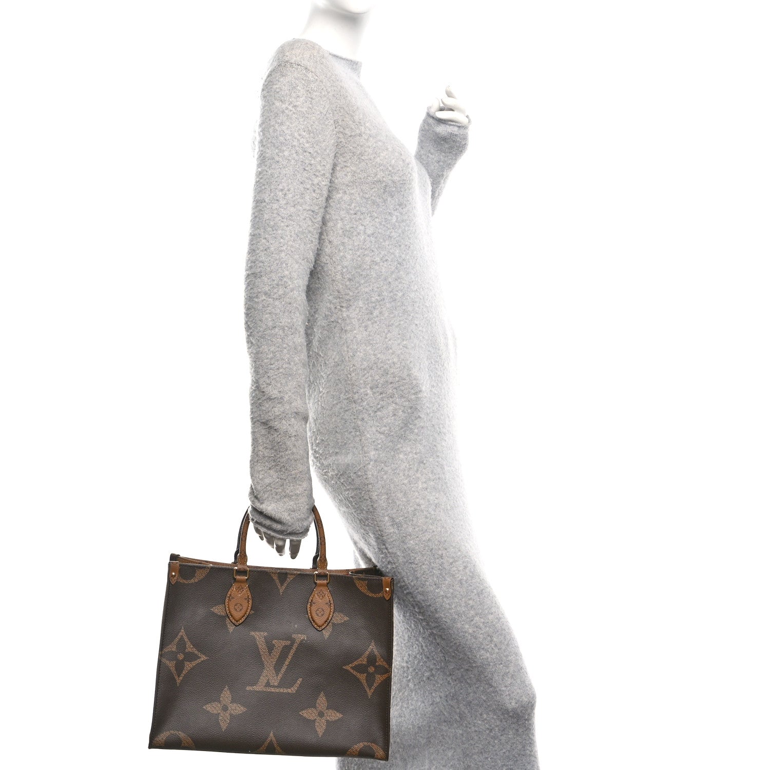 Reverse Monogram Giant Onthego MM