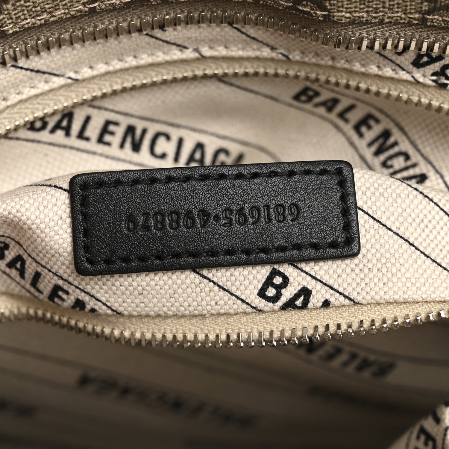 X GUCCI GG Supreme Monogram Neo Classic Silver Hardware City Beige Ebony