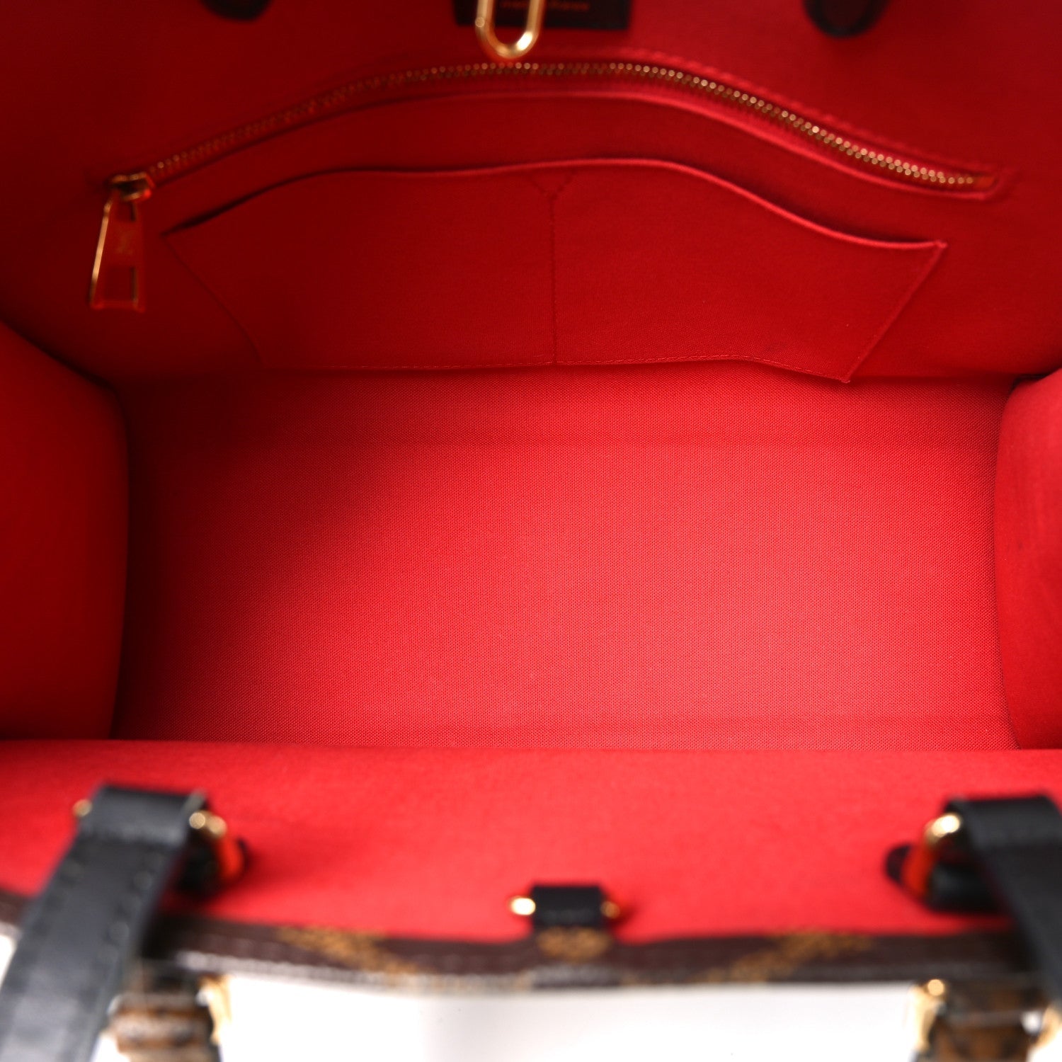 Reverse Monogram Giant Onthego MM