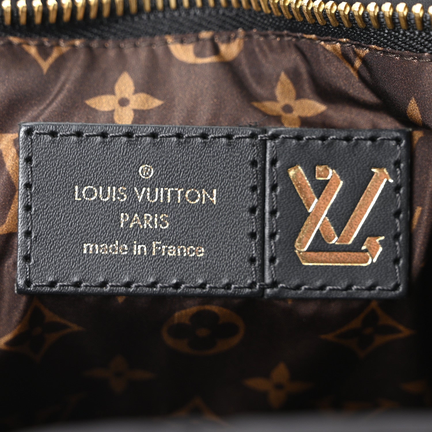 Econyl Monogram Pillow Maxi Multi Pochette Accessories Black Fuchsia