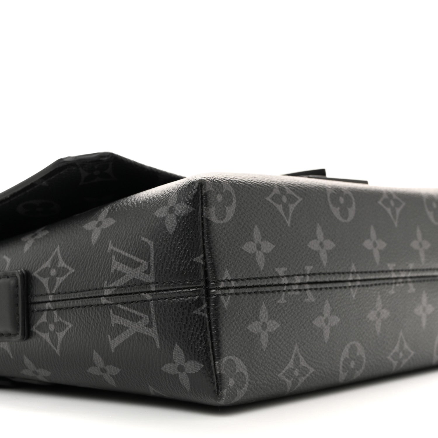 Monogram Eclipse S-Cape Messenger