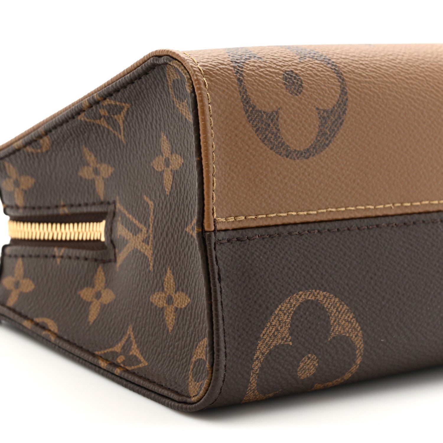 Reverse Monogram Giant OnTheGo East West