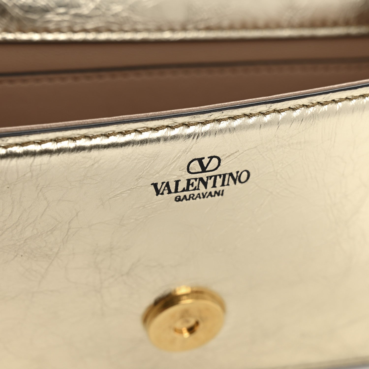 Metallic Crackle Effect Calfskin Vlogo Small Loco Shoulder Bag Platino