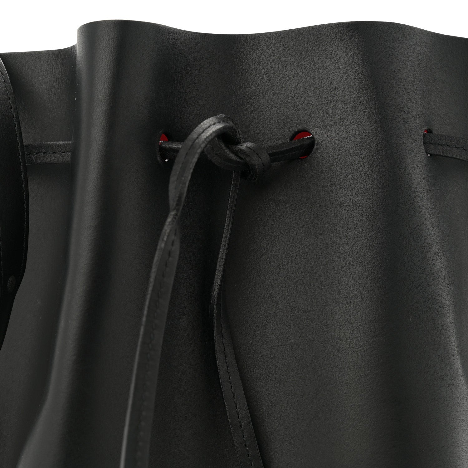 Vegetable Tanned Calfskin Bucket Bag Black Flamma