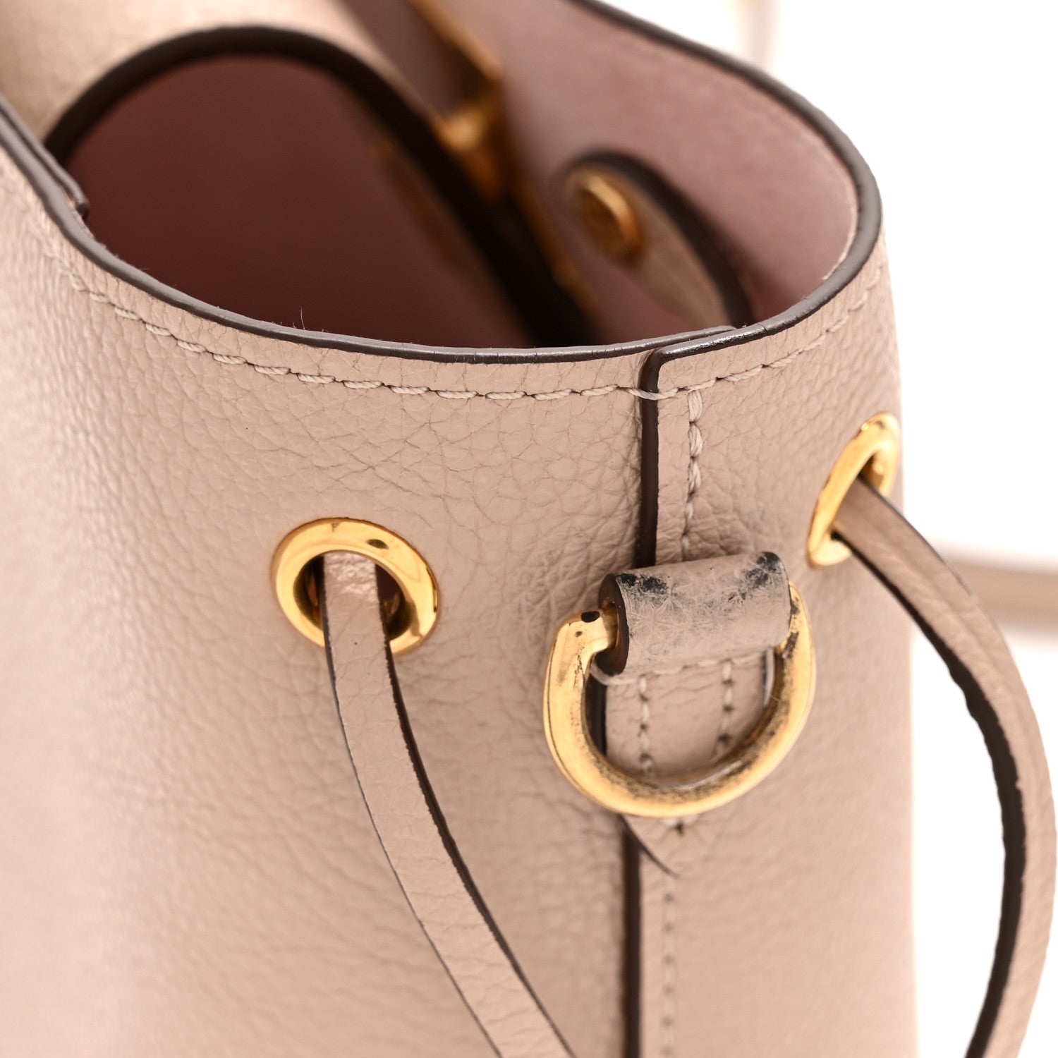 Calfskin Nano Lockme Bucket Greige