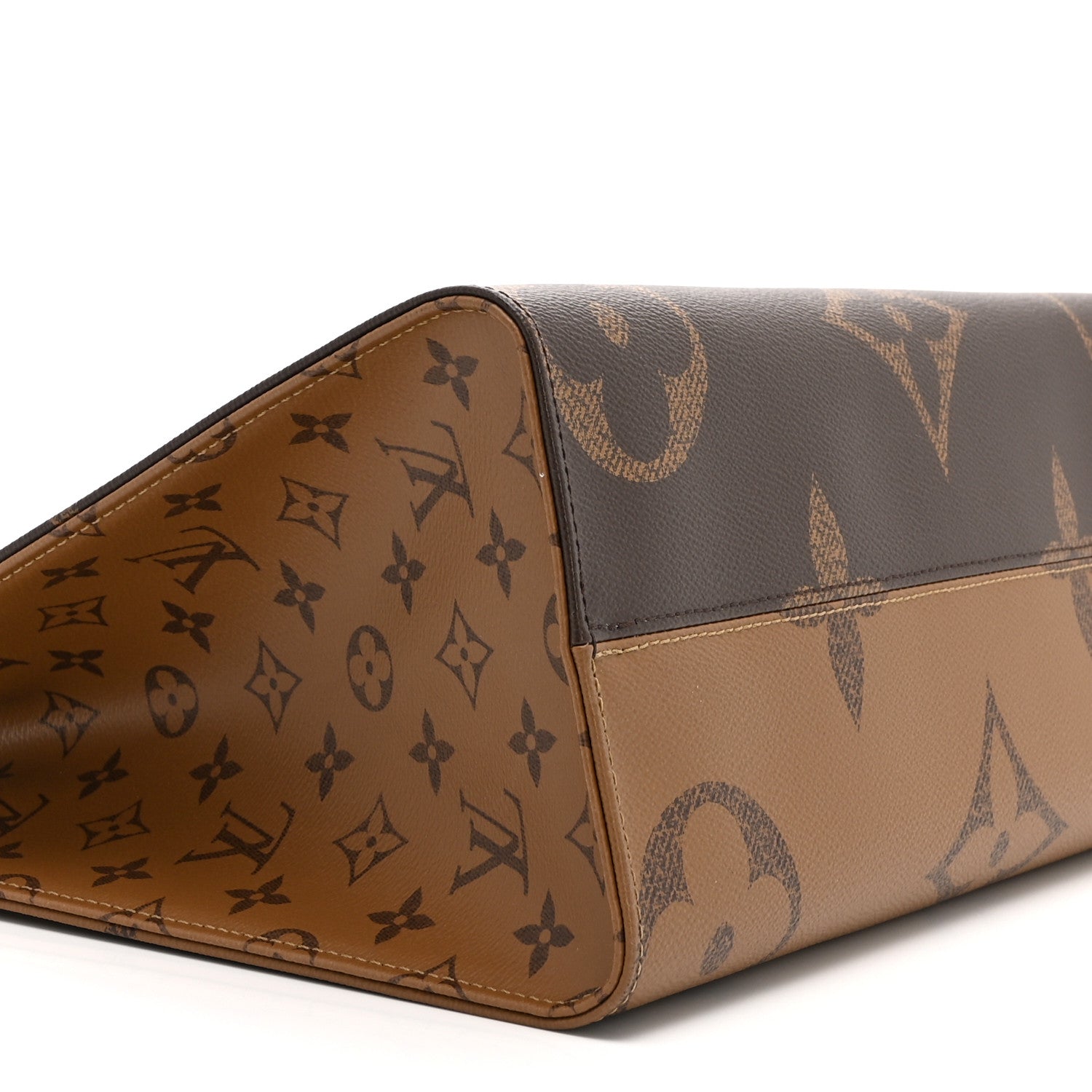 Reverse Monogram Giant Onthego MM