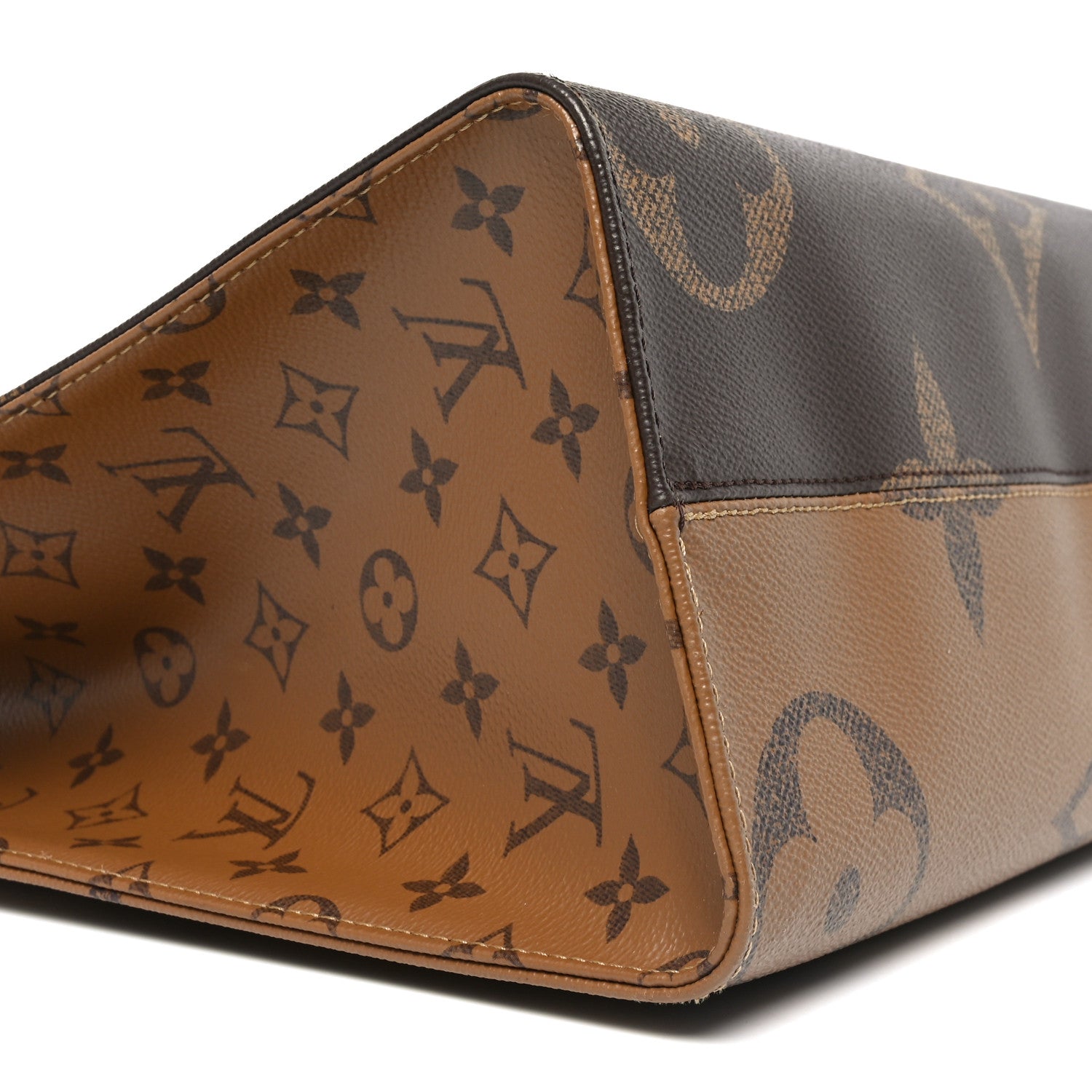 Reverse Monogram Giant Onthego MM