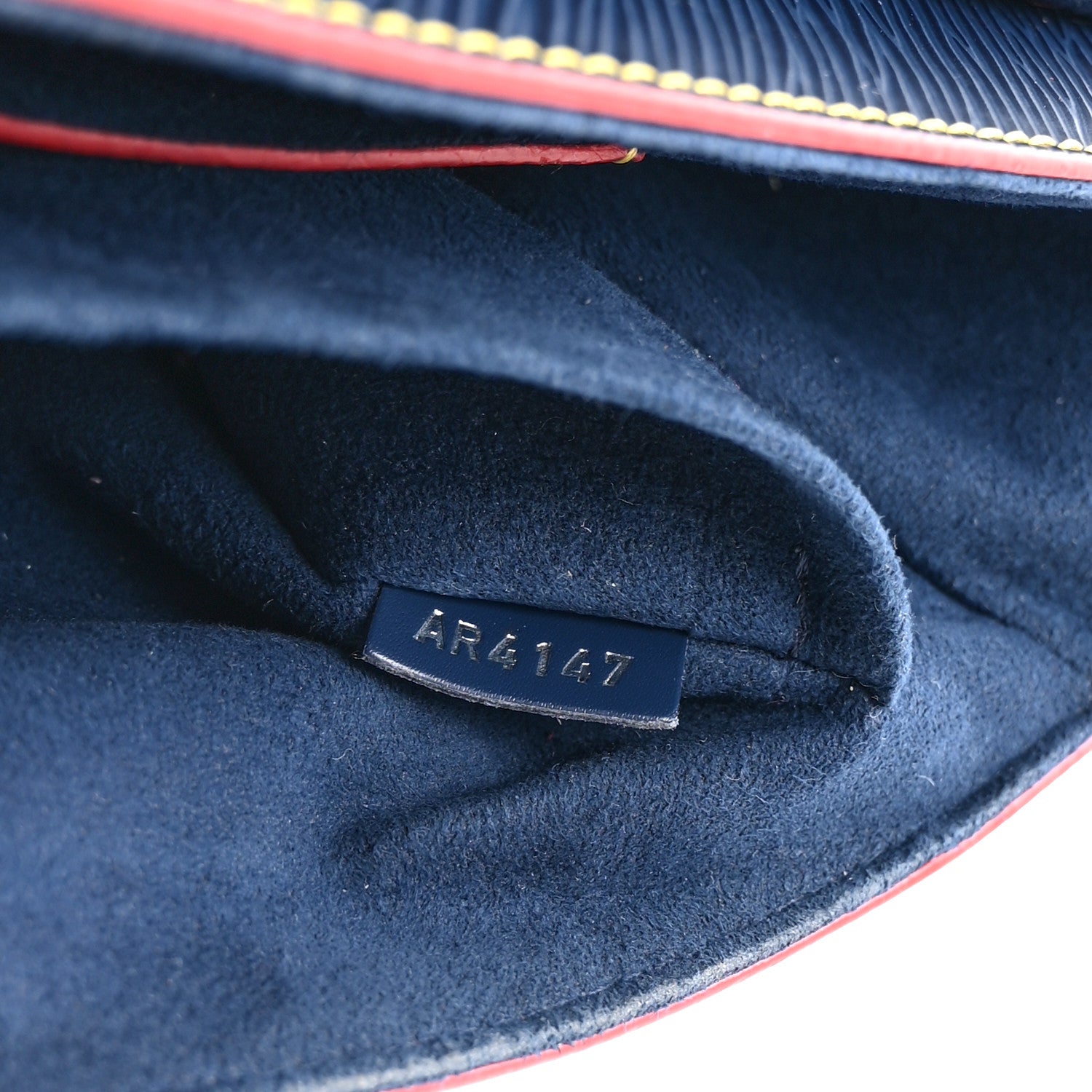 Epi Twist Shoulder Bag MM Indigo Piment