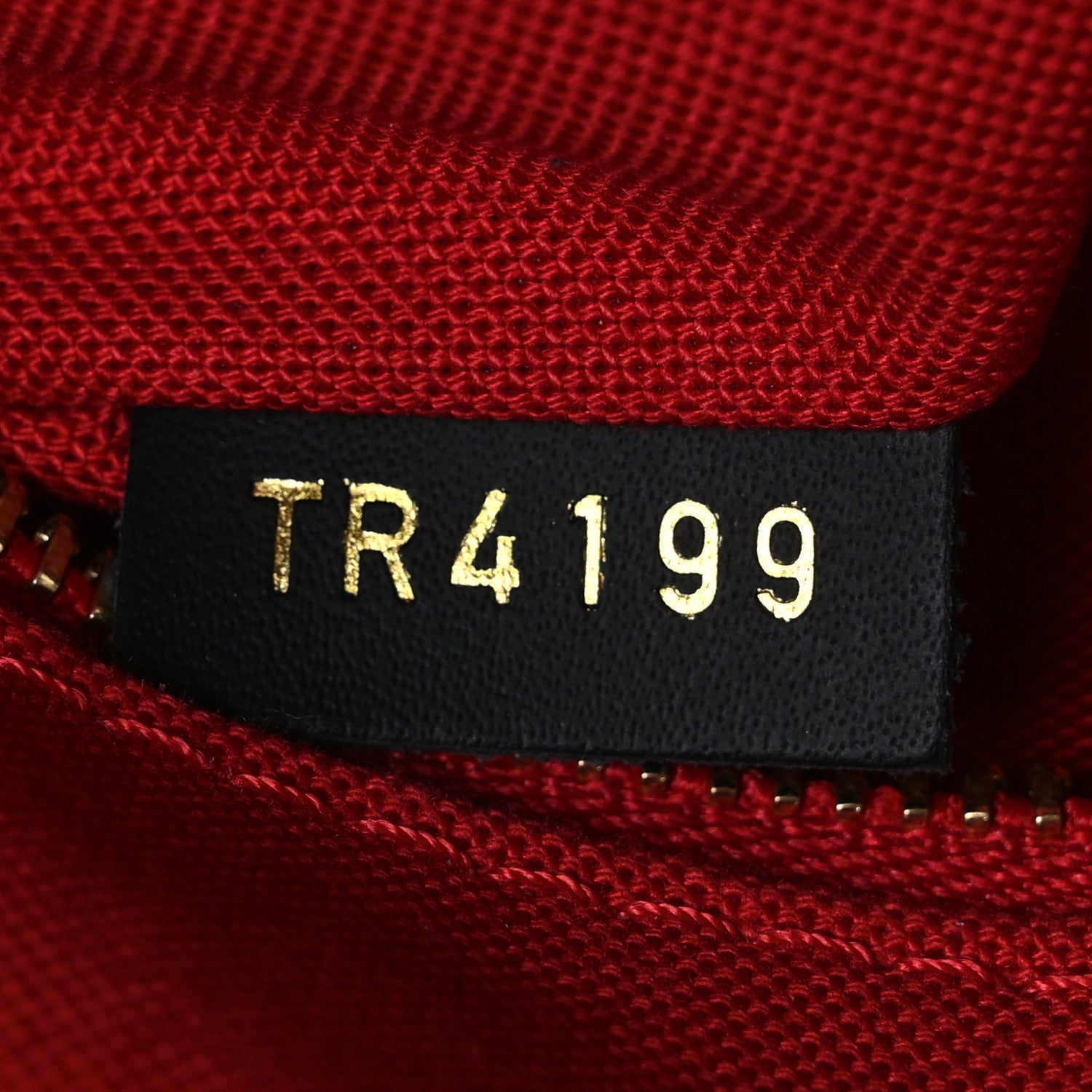 Reverse Monogram Giant Onthego MM