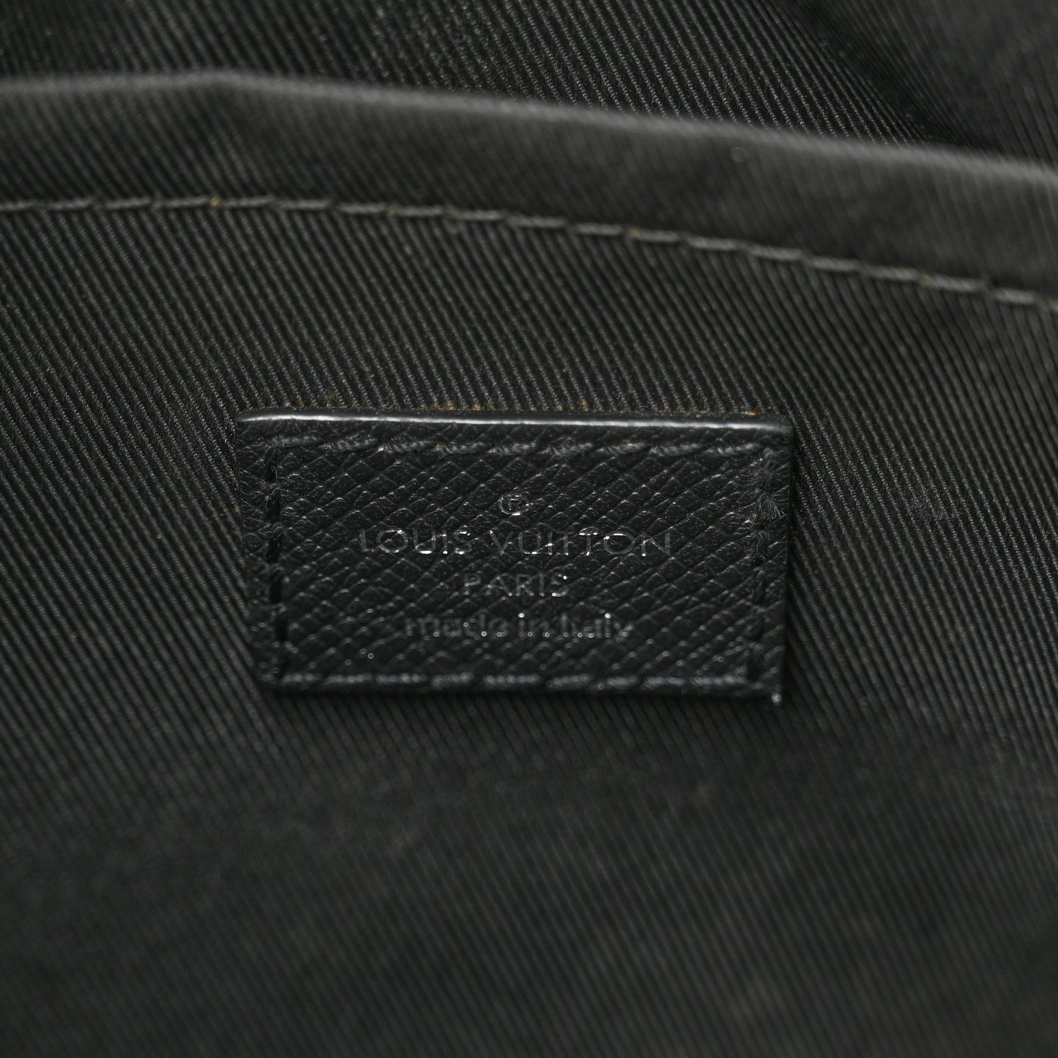 Taiga Monogram Eclipse Outdoor Messenger Black