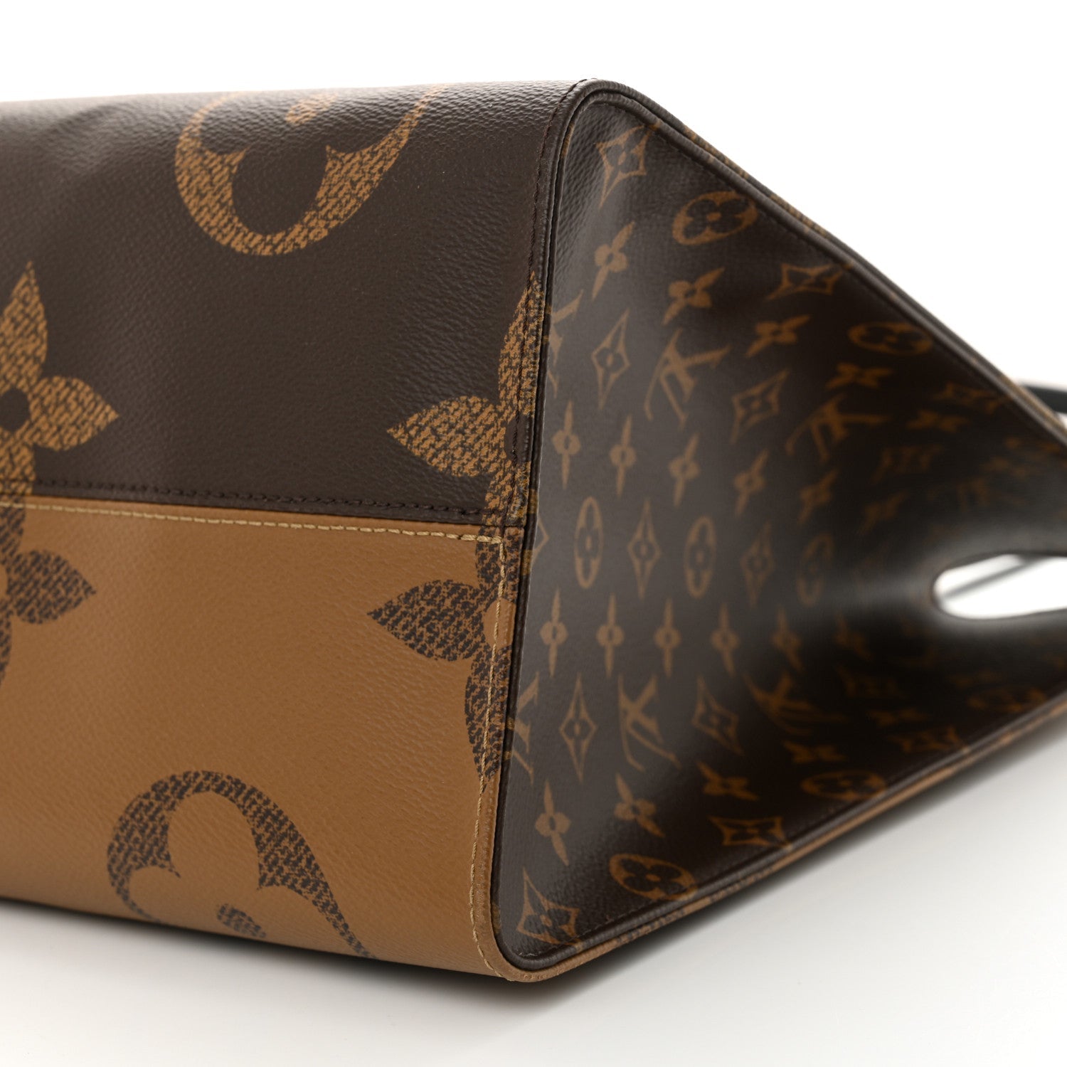 Reverse Monogram Giant Onthego GM