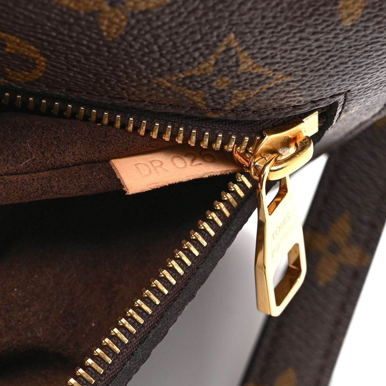Monogram Pochette Metis