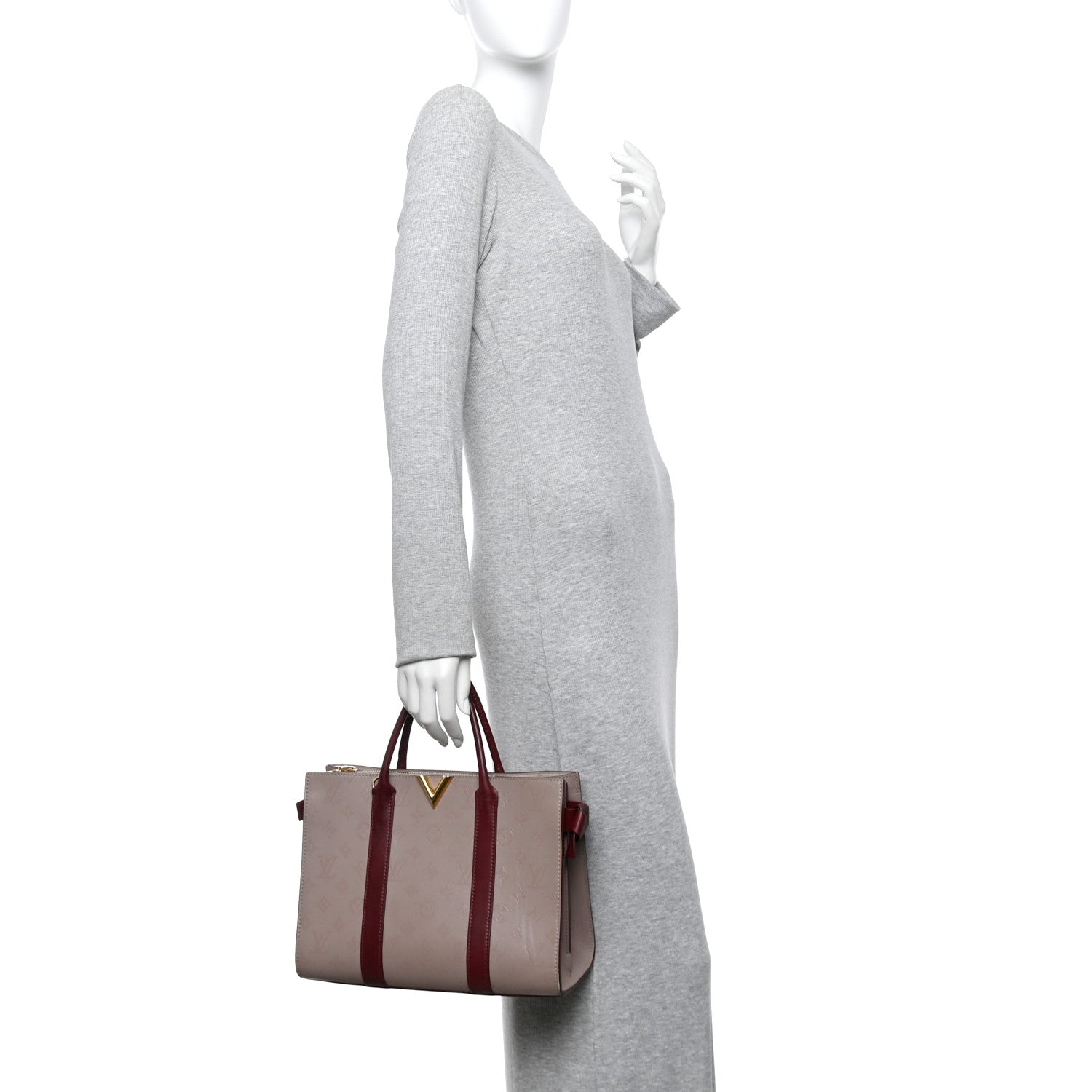 Monogram Cuir Plume Very Tote MM Mastic Raisin