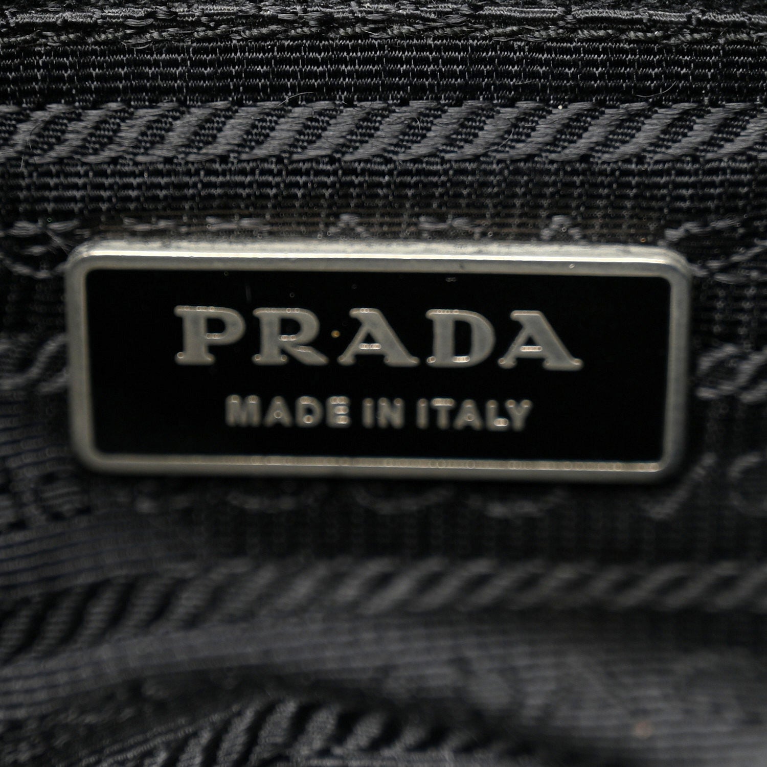 Tessuto Nylon Saffiano Small Vela Messenger Black