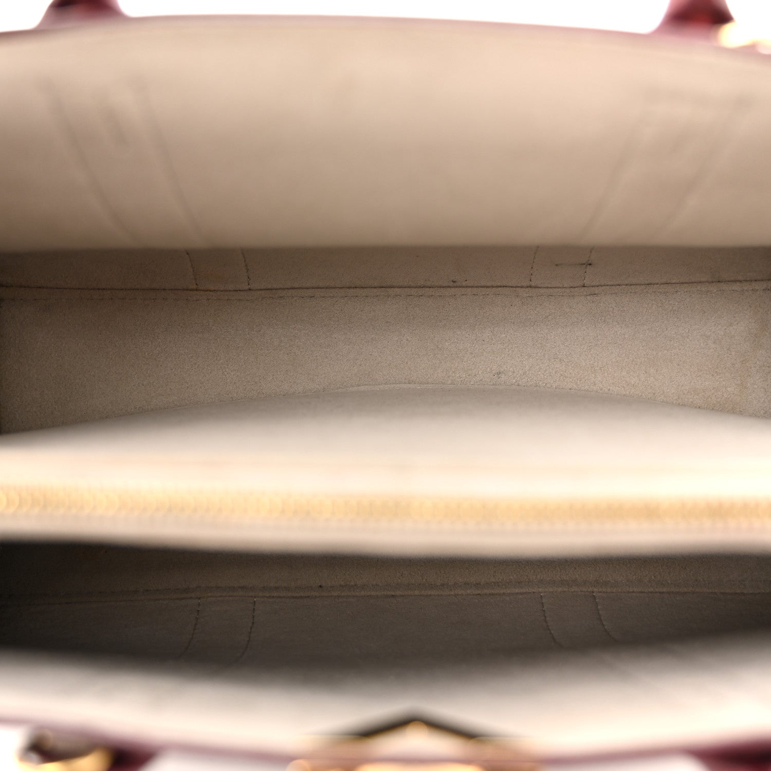 Monogram Cuir Plume Very Tote MM Mastic Raisin