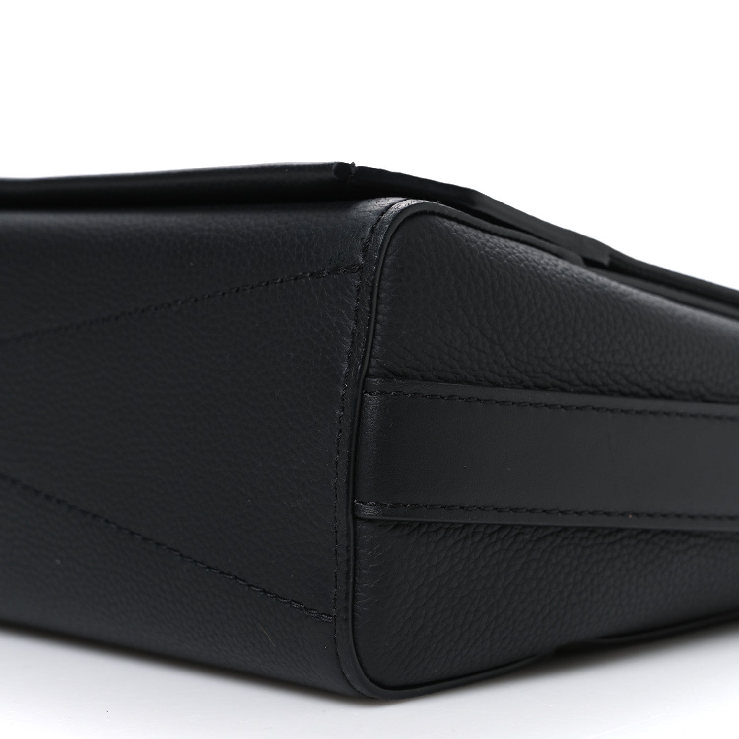 Calfskin Aerogram Messenger Black