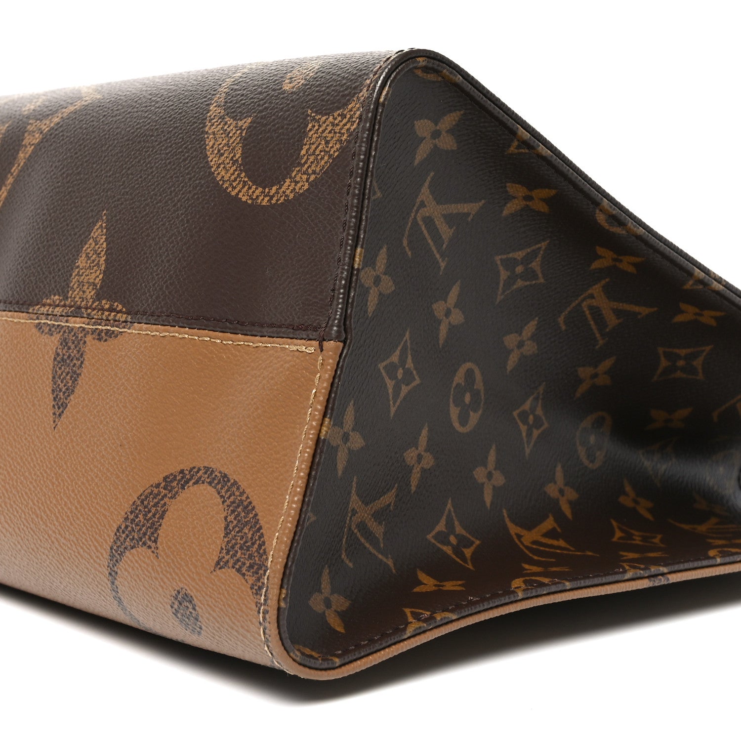 Reverse Monogram Giant Onthego MM