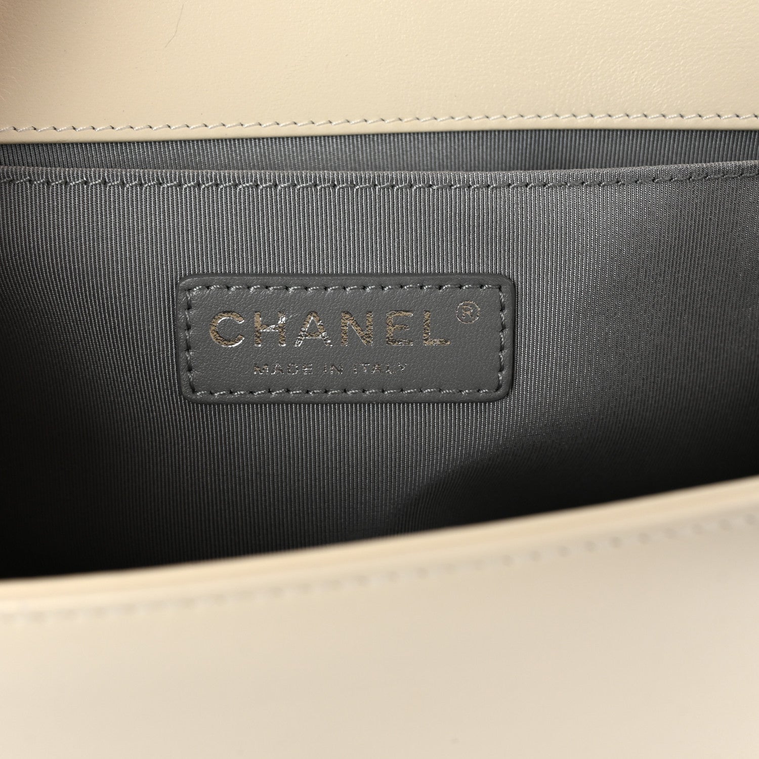 Lambskin Chevron Quilted Medium Boy Flap Ivory