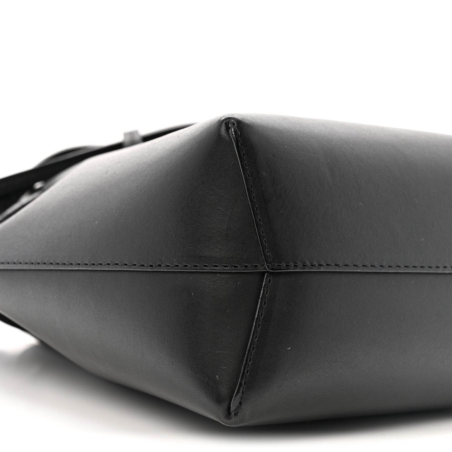 Vegetable Tanned Calfskin Mini Mini Bucket Bag Black Flamma