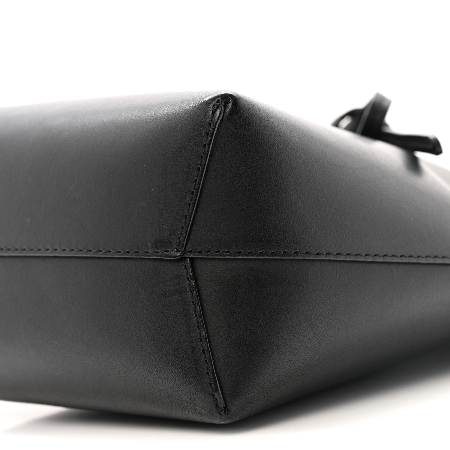 Vegetable Tanned Calfskin Mini Mini Bucket Bag Black Flamma